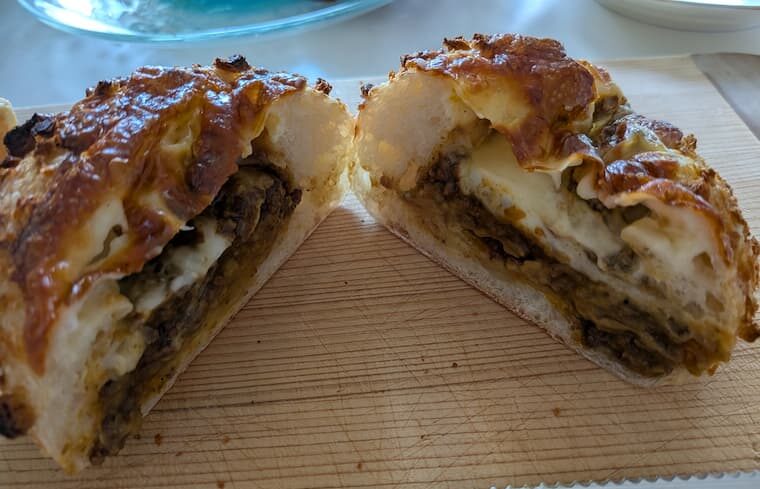 ベーカリーハリーのカレーフランスの中身